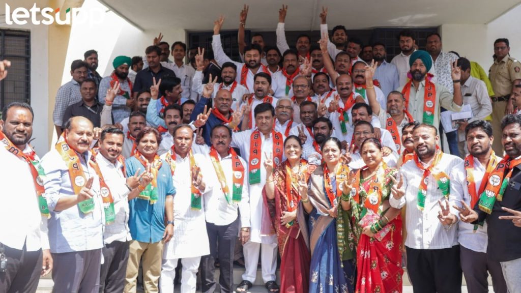 कॉंग्रेसला धक्का! अशोक चव्हाणांच्या नेतृत्वात ५५ माजी नगरसेवकांचा भाजपात प्रवेश