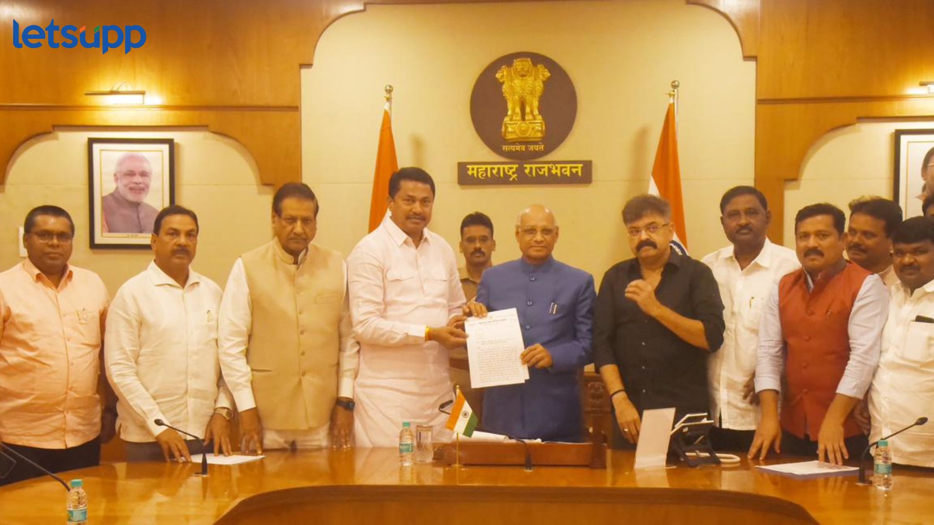 गायकवाडांचा गोळीबार ते वागळेंवरील हल्ला : शिंदे सरकारचे विसर्जन करा, मविआचे नेते राज्यपालांकडे Nana Patole