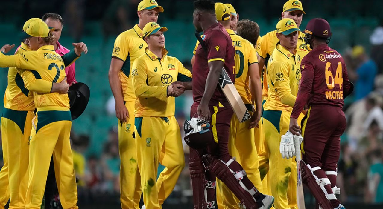 AUS vs WI : ऑस्ट्रेलियाचा विंडीजला दणका! तिसऱ्या सामन्यात 41 चेंडूतच चारली धूळ; मालिकाही जिंकली