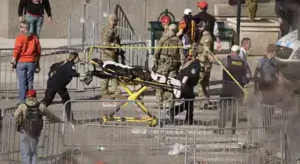 Kansas Shooting : अमेरिकेत क्रीडा स्पर्धेदरम्यान अंदाधुंद गोळीबार; दोघांचा मृत्यू, 22 जखमी