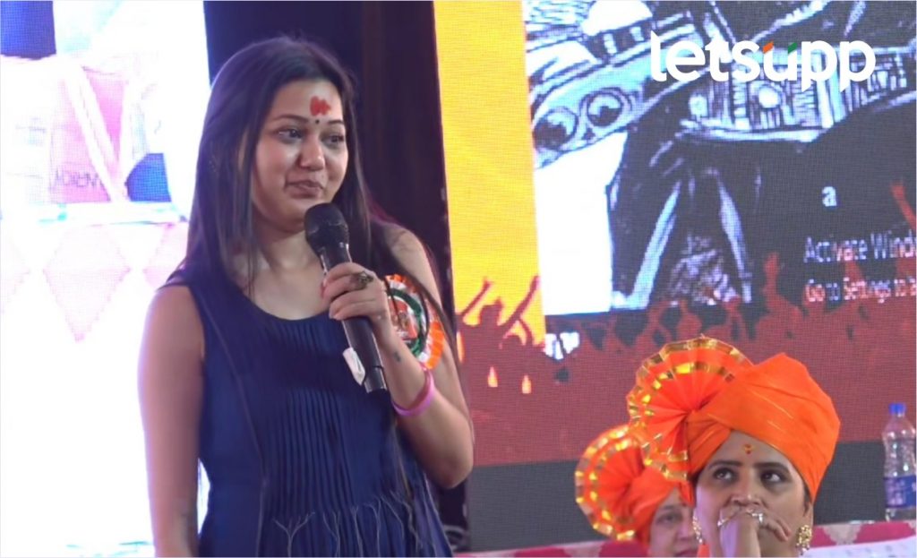 Ketaki Chitale 'त्या' वादग्रस्त वक्तव्या प्रकरणी केतकी चितळेसह कार्यक्रमाच्या संयोजकांवर गुन्हा दाखल