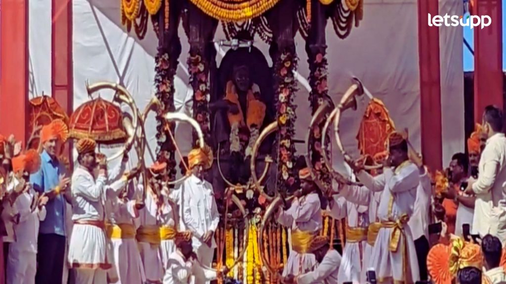 पक्षाच्या तुतारी चिन्हाचं रायगडावर अनावरण होताच शरद पवारांची सूचक प्रतिक्रिया