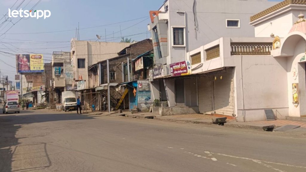 Ahmednagar News: नगरसेवकावर गोळीबार प्रकरणी पारनेर कडकडीत बंद