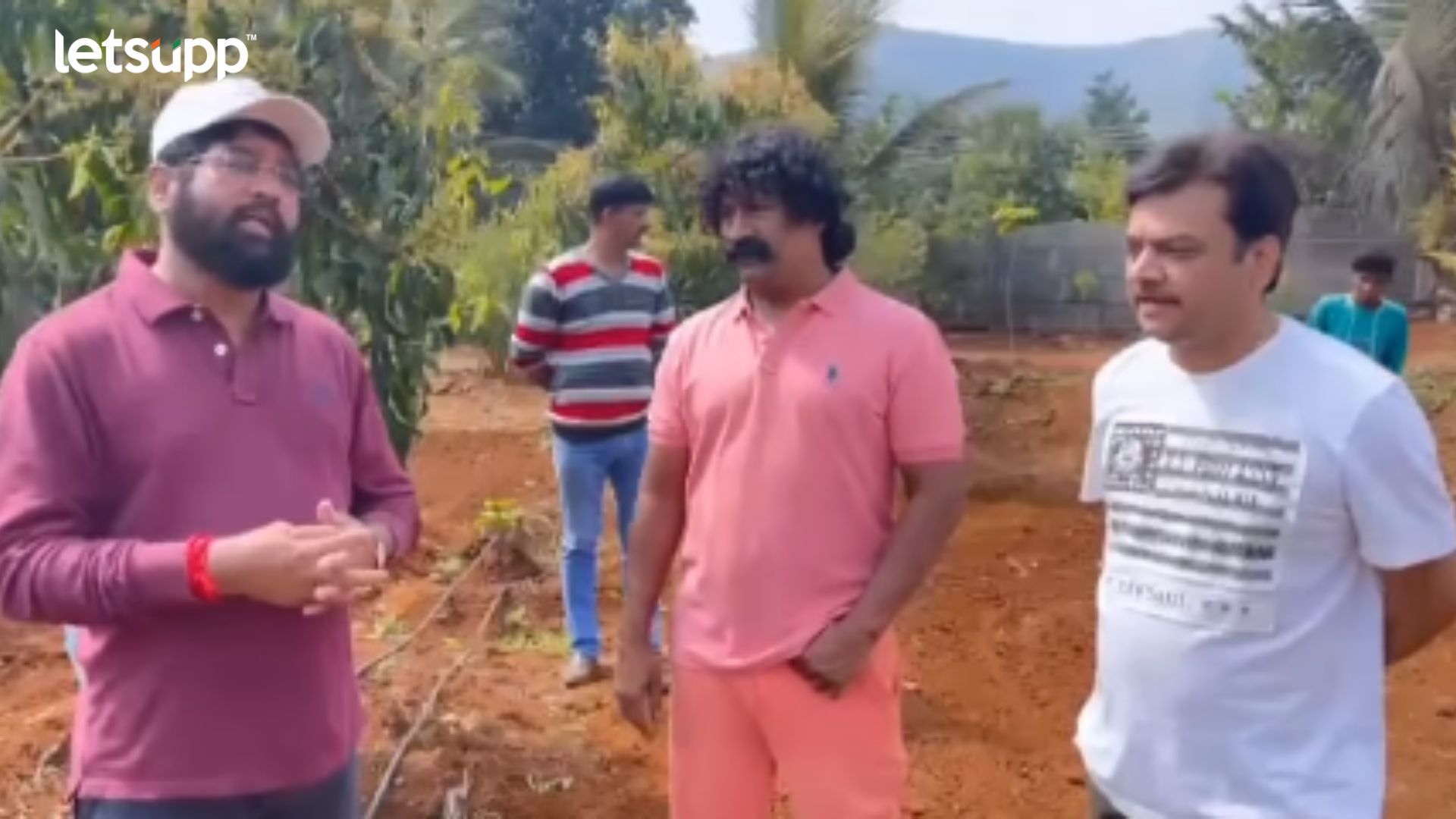 CM शिंदेंसाठी प्रविण तरडेंची खास पोस्ट; म्हणाले, ‘शेतकऱ्याच्या कुटुंबातून…’ CM शिंदेंसाठी प्रविण तरडेंची खास पोस्ट; म्हणाले, 'शेतकऱ्याच्या कुटुंबातून...'