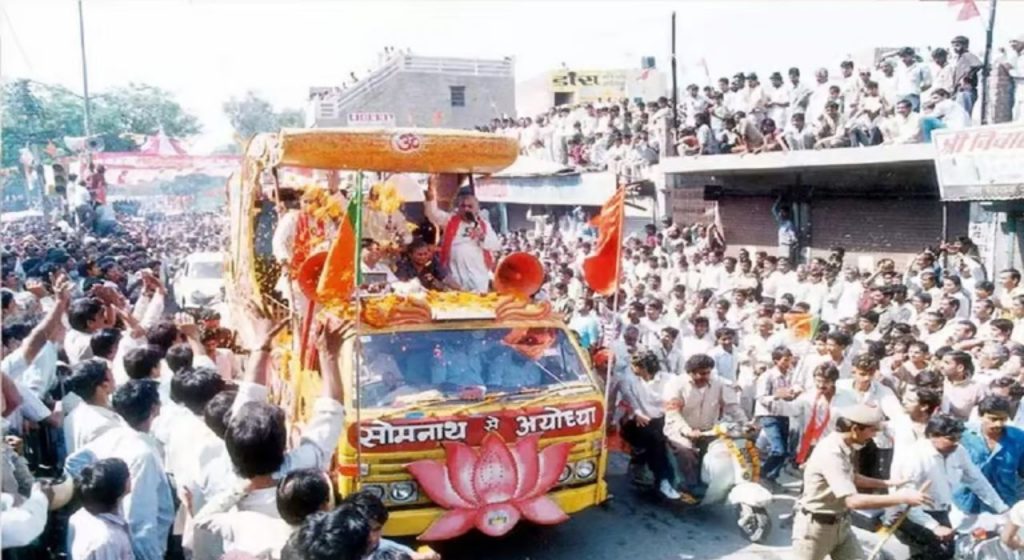 बीआर चोप्रांच्या महाभारताची प्रेरणा अन् टोयोटाचा मिनी ट्रक बनला आडवाणींचा रामरथ