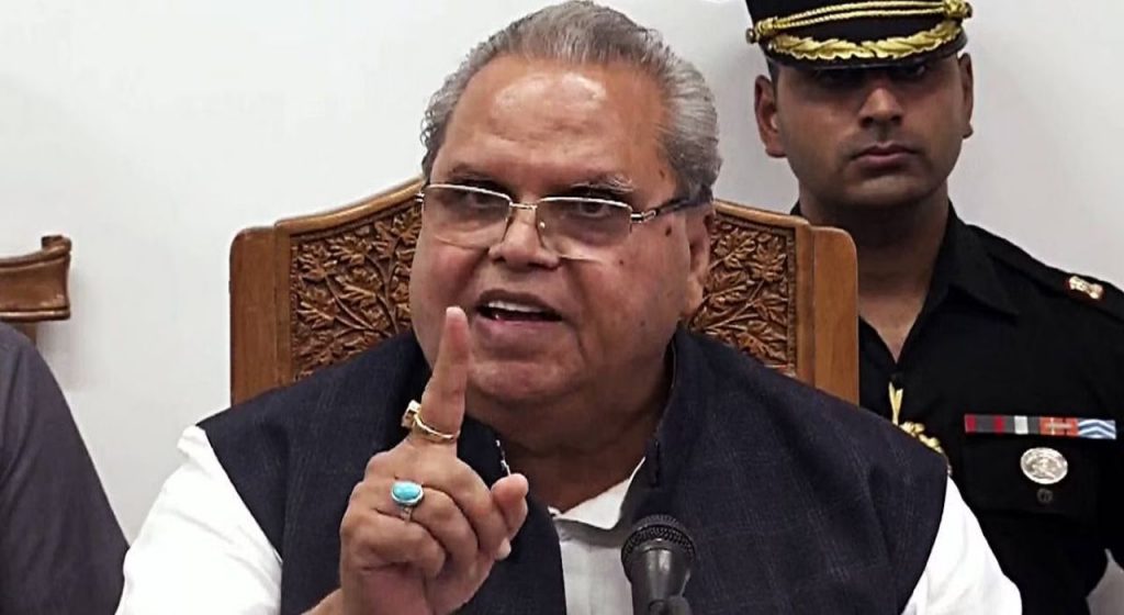 मोठी बातमी! जम्मू काश्मीरचे माजी राज्यपाल सत्यपाल मलिक यांच्या घरी CBI ची धाड