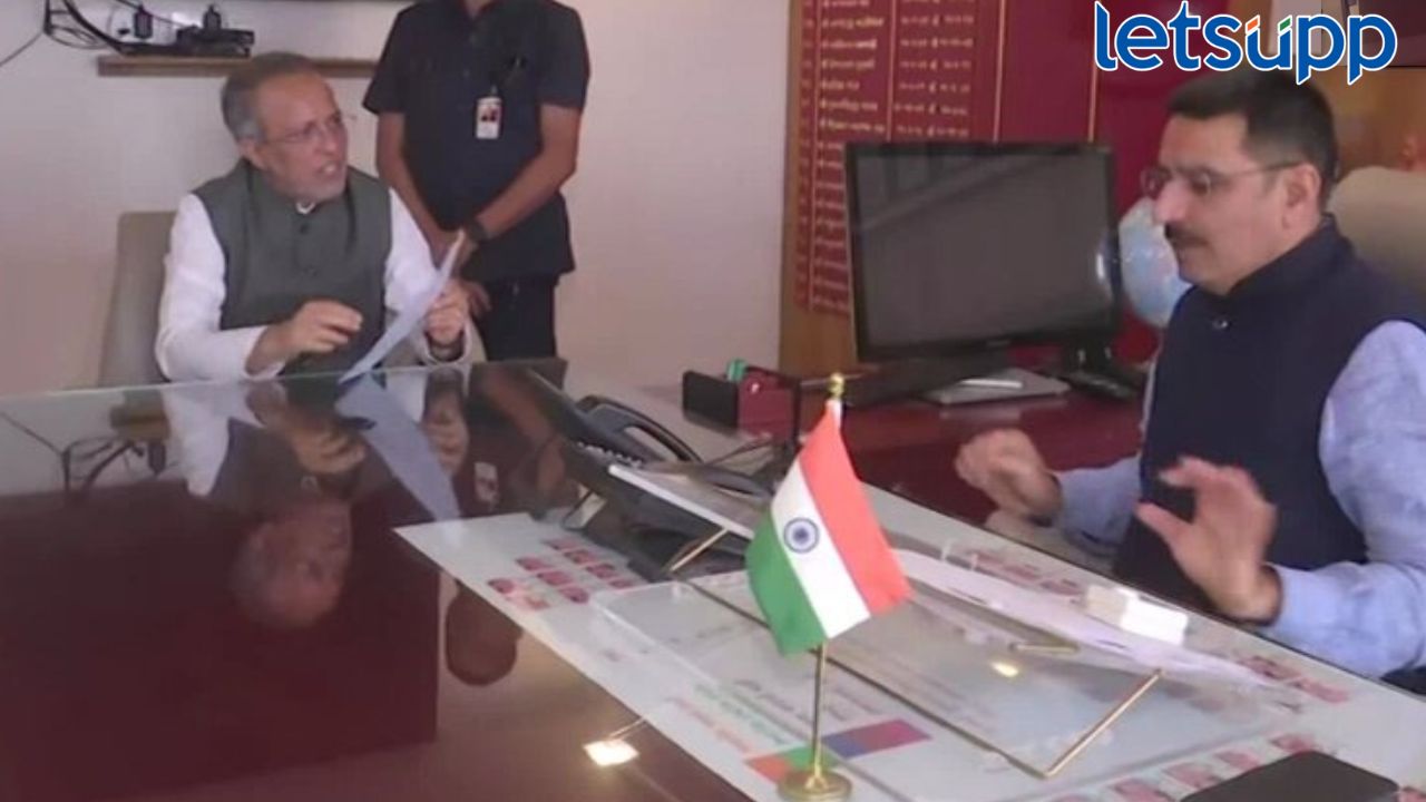 काँग्रेसला मोठा झटका! माजी विरोधीपक्ष नेत्याने पक्षाचा हात सोडला Arjun Modhwadia