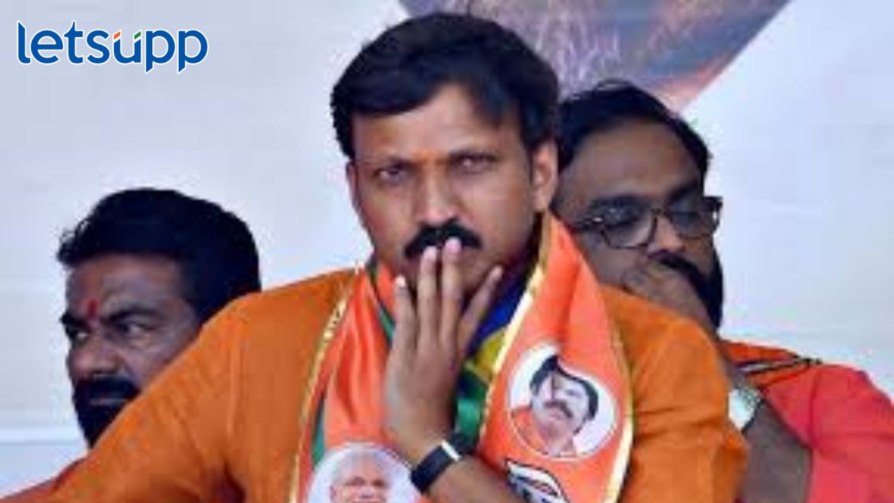 ‘ठाकरेंनी घरी बसून केलं, तुम्ही बोंबलत फिरुनही नाही’; ठाकरेंचा शिलेदार मैदानात Omraje Nimbalkar News