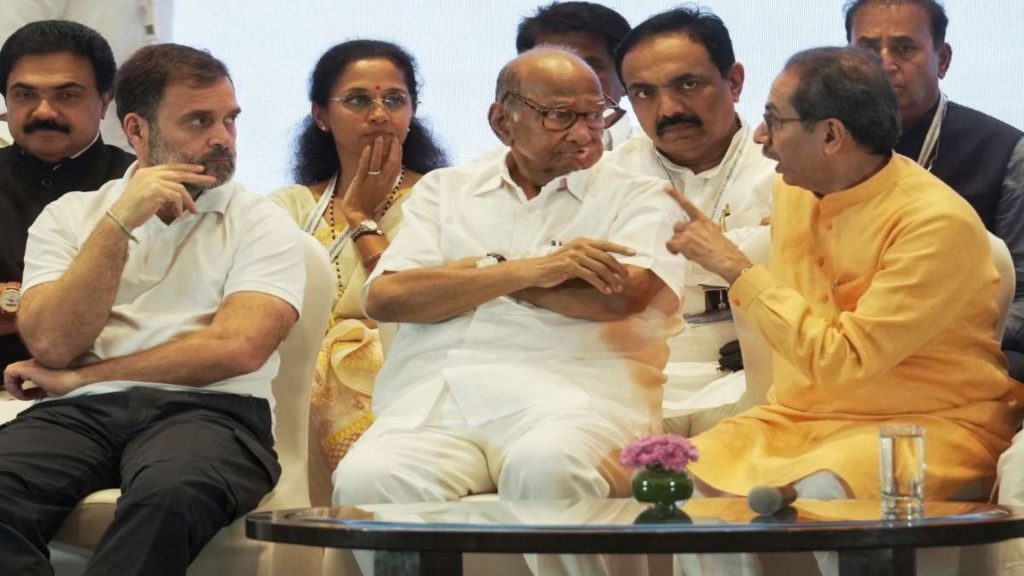 भाजपला महाराष्ट्र टफ! भाजपाचा 'रिव्हर्स' गिअर, तर 'मविआ'त 'फिलगुड'; नव्या अहवालाचा अंदाज काय?