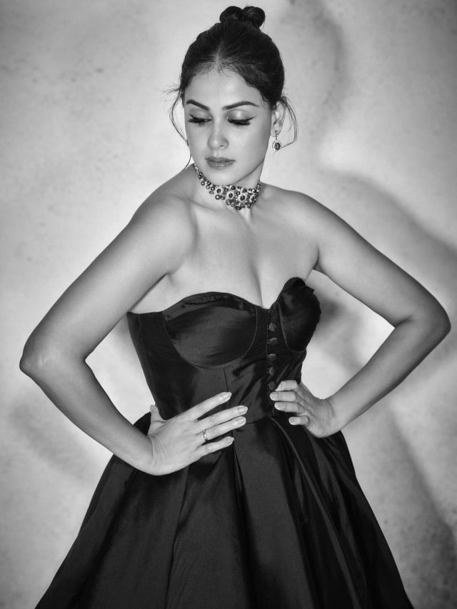 Genelia Deshmukh : जेनेलियाचं ब्लॅक ड्रेसमध्ये फोटोशूट, वेड लावणाऱ्या लूकवर चाहते फिदा