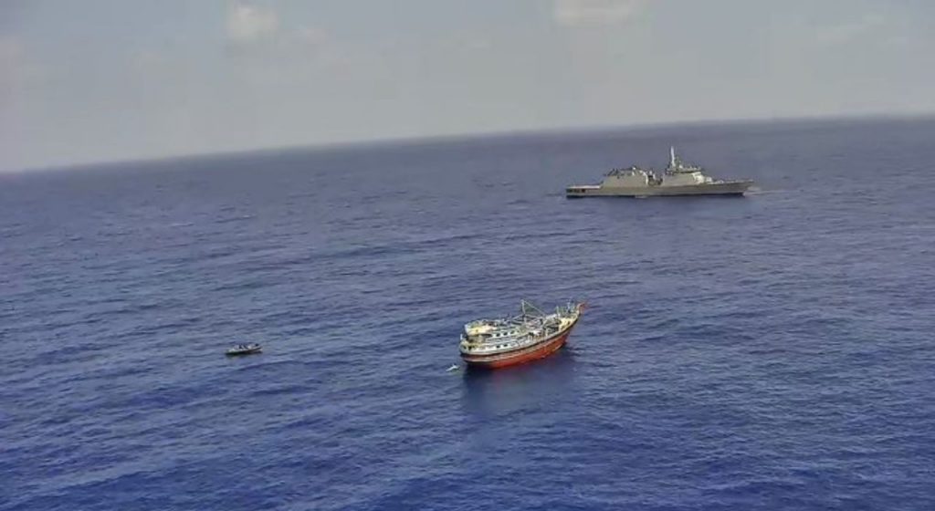 अभिमानास्पद! तब्बल 12 तासांचं ऑपरेशन, भारतीय नौदलाने इराणी जहाजाची केली सुटका