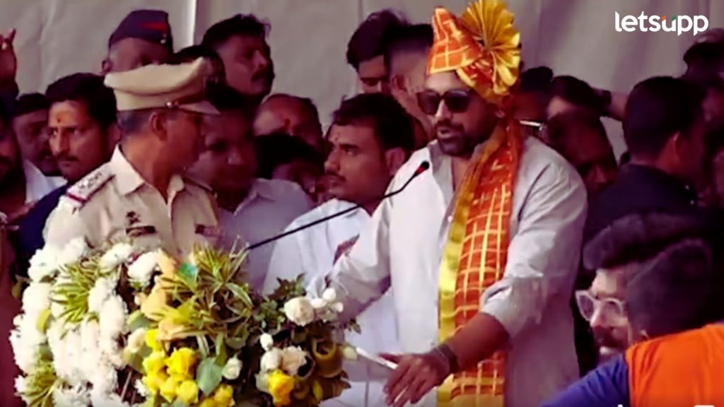 टीम इंडियाचा खेळाडू झहीर खाननं आपल्या मराठमोळ्या भाषणानं परळीकरांची जिंकली मनं...