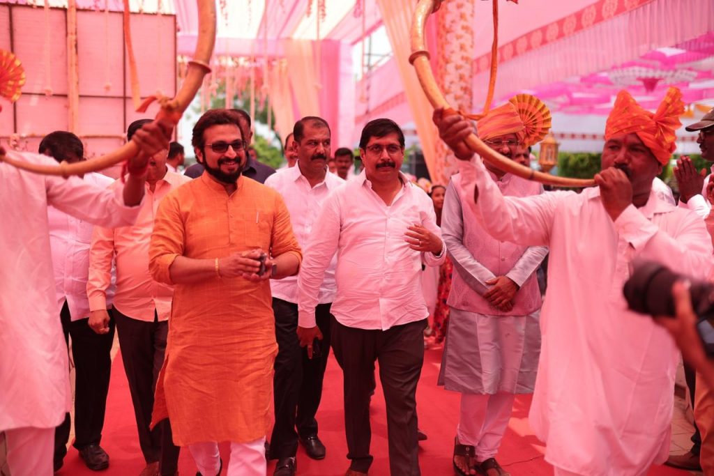 पवारांची पॉवर! भाजपला धक्का, मोहिते पाटील हाती घेणार 'तुतारी'; 'माढ्या'चा शिलेदारही फिक्स?