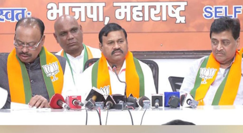 राहुल गांधी महाराष्ट्रात येताच काँग्रेसला भगदाड; भाजपाचा झेंडा हाती घेणारे पद्माकर वळवी कोण ?