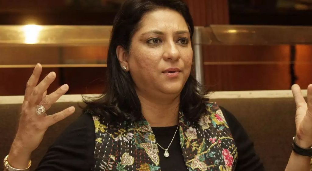 मुंबईत काँग्रेसला मोठा धक्का; माजी खासदार प्रिया दत्त हाती घेणार धनुष्यबाण?