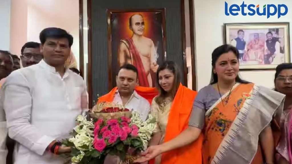 Navneet Rana Meet Abhijeet Adsul