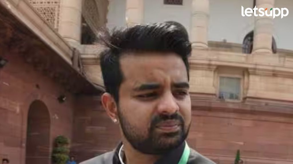 Prajwal Revanna : JDS कोंडीत! 'त्या' प्रकारानंतर देवेगौडांच्या नातवाची पक्षातून हकालपट्टी