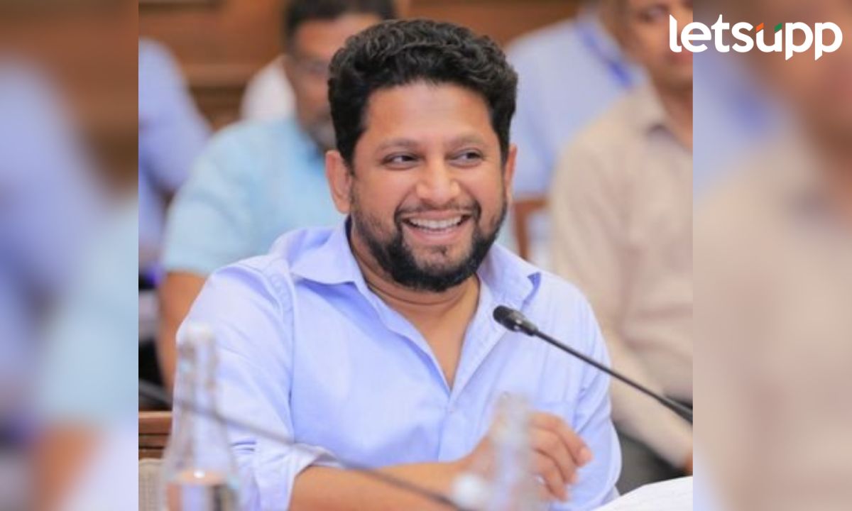राजकारण करताना व्हिडिओ नव्हे, कर्तृत्व दाखवावे लागते; खा. विखेंचा विरोधकांना टोला सुजय विखेंकडे 29 कोटींची संपत्ती; सोने, कोट्यवधींच्या ठेवी, शेतजमिनी कुठे ?