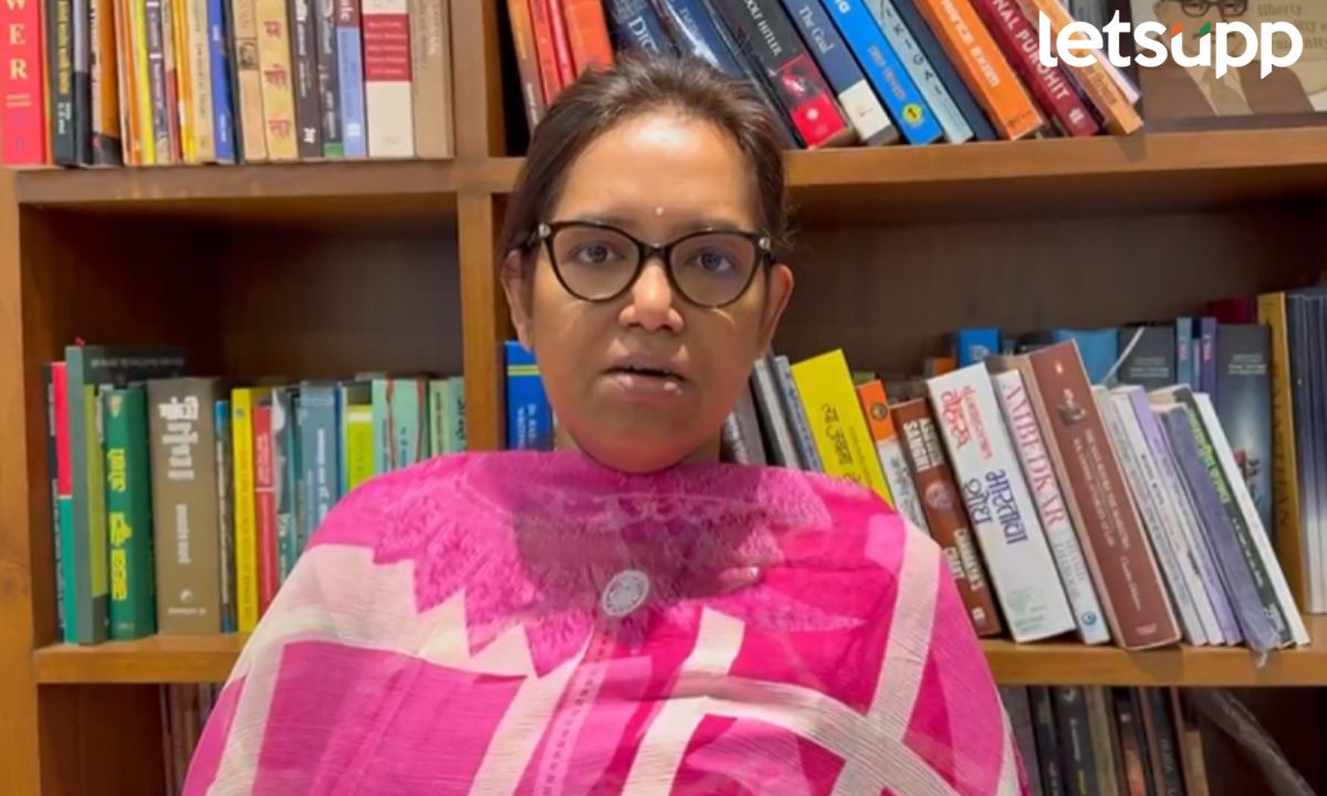 महाविकास आघाडीच काम सुरु पण आमचे काही प्रश्न; वर्षा गायकवाड दिल्लीत जाण्यावर ठाम Varsha Gaikwad