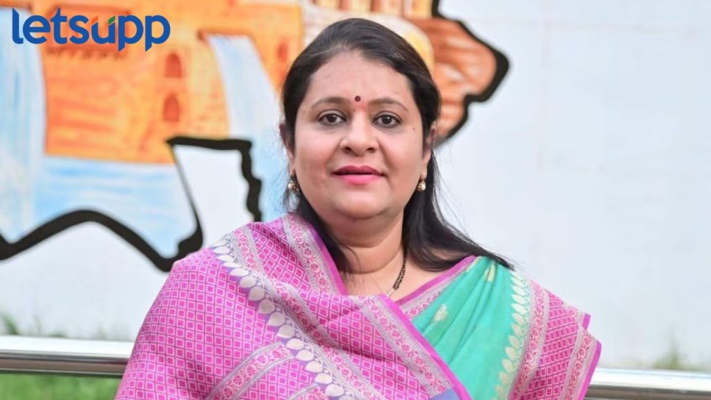 ओमराजेंच्या आरोपानंतर तेरणा रुग्णालयातील उपचार घेतलेले लोकं अर्चना पाटलांच्या गोटात