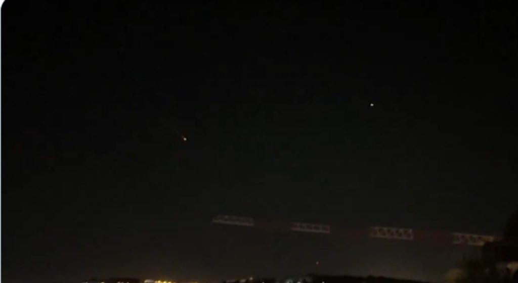 मोठी बातमी! इराणचा इस्त्रायलवर ड्रोन हल्ला; लेबनॉनची हवाई हद्द बंद, जॉर्डनमध्ये आणीबाणी