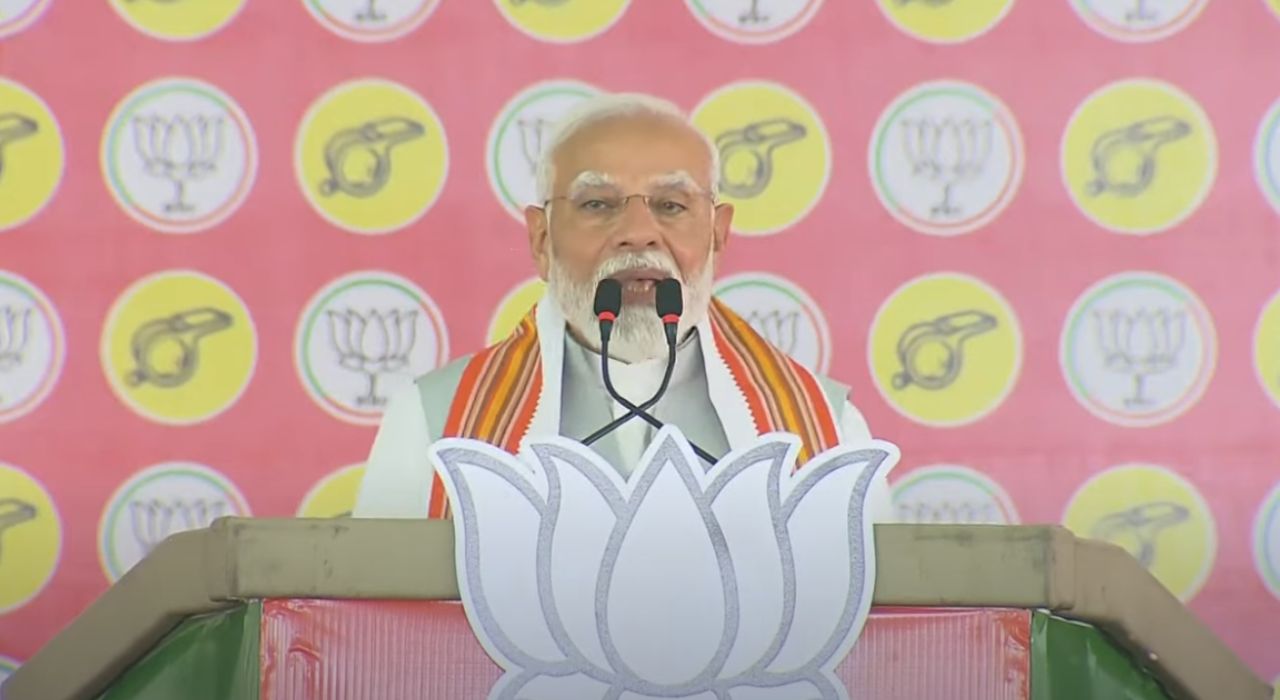 ‘महादेव माझा लहान भाऊ, त्यांना विजयी करा’; PM मोदींचं आवाहन अन् परभणीकरांना दिला गृहपाठ 'महादेव माझा लहान भाऊ, त्यांना विजयी करा'; PM मोदींचं आवाहन अन् परभणीकरांना दिला गृहपाठ