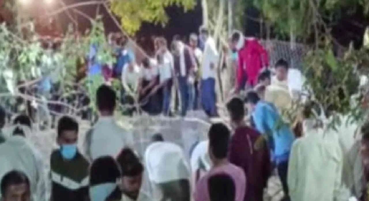 धक्कादायक! मांजरीला वाचवायला गेले अन् जीवाला मुकले; 5 जणांचा विहिरीत बुडून मृत्यू धक्कादायक! मांजरीला वाचवायला गेले अन् जीवाला मुकले; 5 जणांचा विहिरीत बुडून मृत्यू