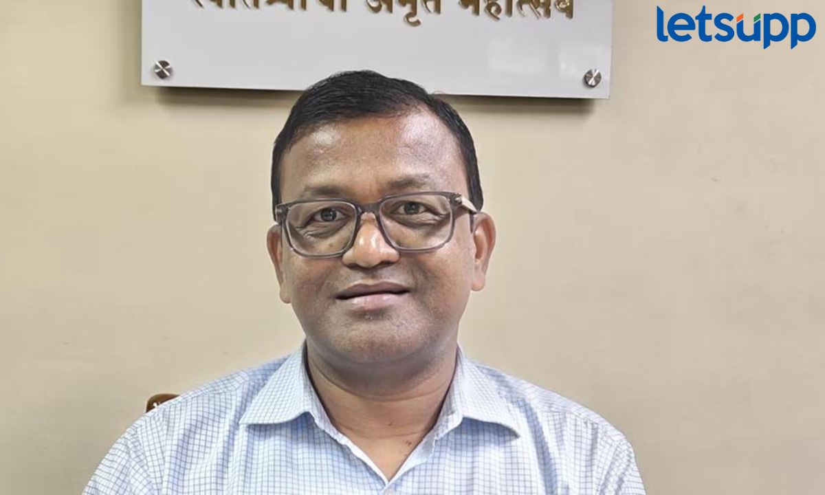 नियमबाह्य काम न केल्याने निलंबन; मुख्यमंत्री शिंदेंना पत्र लिहित अधिकाऱ्याचा मंत्र्यांबाबत गौप्यस्फोट CM Shinde नियमबाह्य काम न केल्याने निलंबन; मुख्यमंत्री शिंदेंना पत्र लिहित अधिकाऱ्याचा मंत्र्यांबाबत गौप्यस्फोट