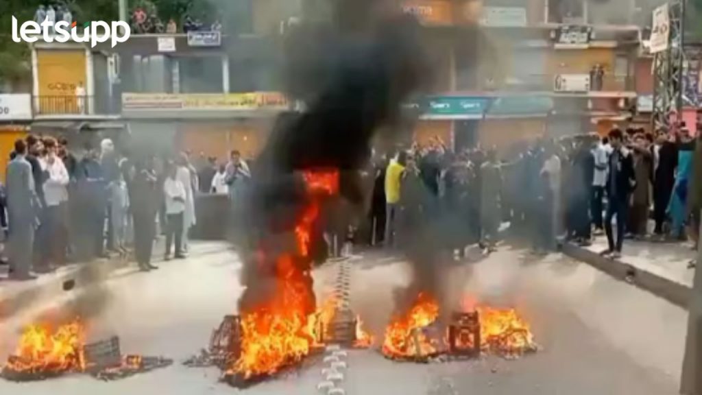 पाकव्याप्त काश्मीरमध्ये युद्धजन्य परिस्थिती! संतप्त नागरिक रस्त्यावर, पोलिसाचा मृत्यू