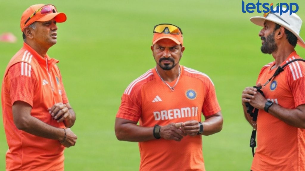 Indian Team Head Coach : राहुल द्रविडनंतर कोण? मुख्य प्रशिक्षक होण्याच्या शर्यतीत 'हे' नाव आघाडीवर; कोणाला मिळणार संधी 