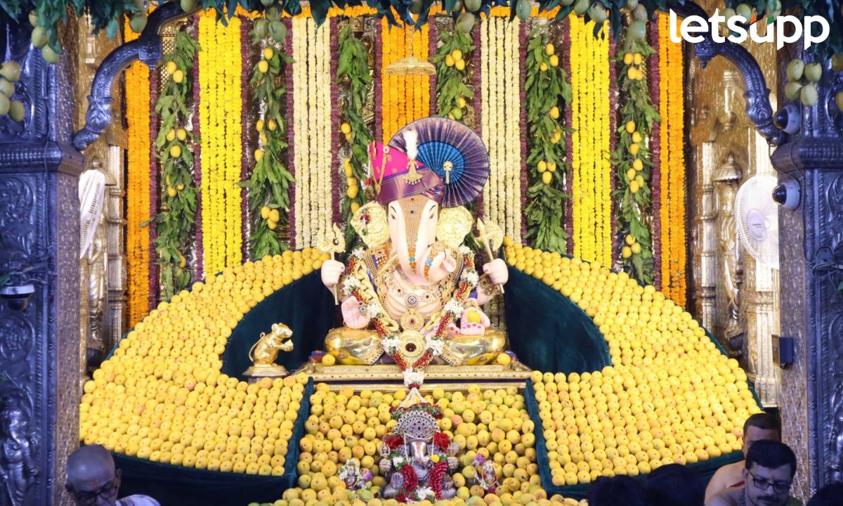 अक्षय्यतृतीयेनिमित्त 11 हजार आंब्यांचा महानैवेद्य; श्री गणेश-देवी शारदेचा खास विवाहसोहळा पाहा फोटो