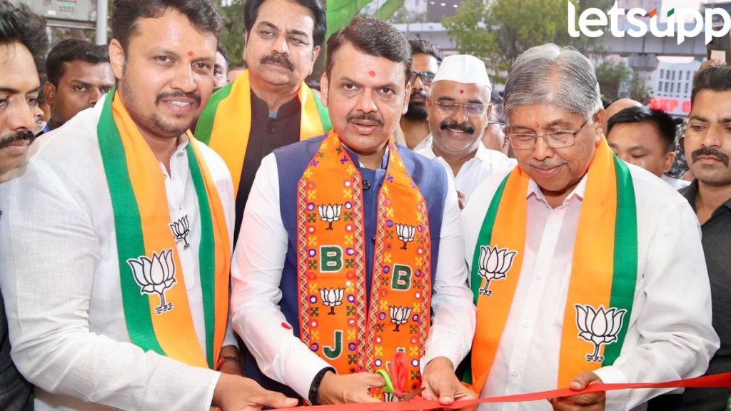 बालवडकर यांचे कार्यालय नागरिकांसाठीचे सेवाकेंद्र : फडणवीस यांच्याकडून कौतुक