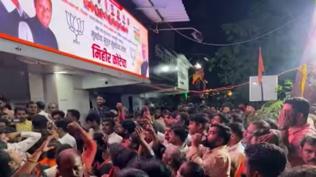 मुलुंडमध्ये राडा! भाजप-ठाकरे गटाचे कार्यकर्ते भिडले; पैसे वाटल्याचा आरोप, ऑफिसचीही तोडफोड