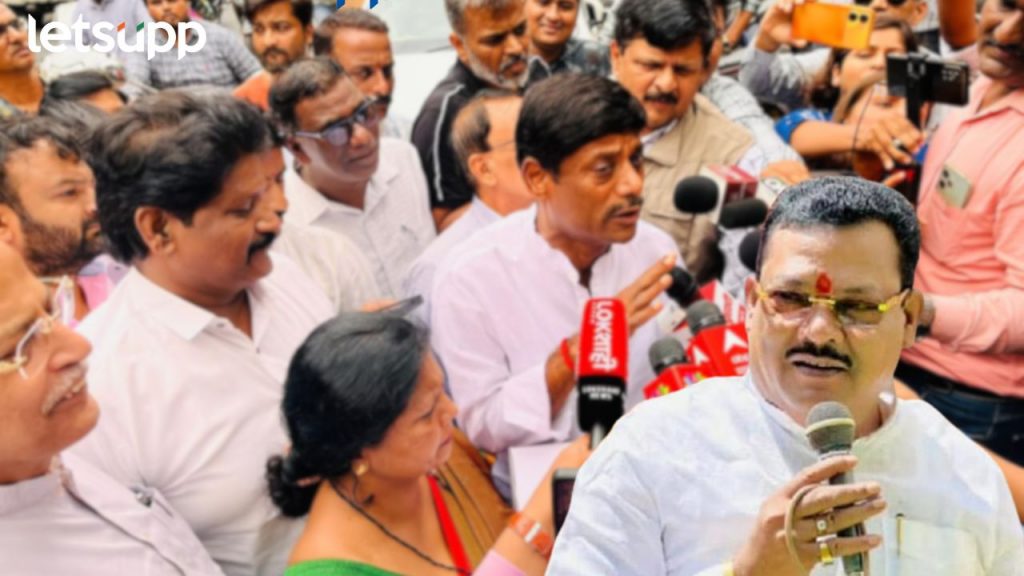 Sanjay Shirsat Ravinda Dhangekar & Sushma Andhare