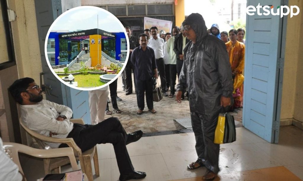 Ahmednagar Municipal Corporation उशिरा येणाऱ्या अधिकारी कर्मचाऱ्यांची आयुक्तांकडून हजेरी; गेटवर खुर्ची टाकत सुनावले खडेबोल