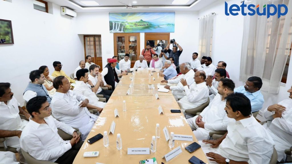 पहिल्याच अधिवेशनात विरोधक सत्ताधाऱ्यांना घेरणार; लोकसभेचे उपाध्यक्षपद पदरात पाडून घेणार ?