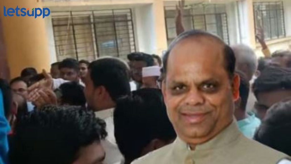 MLA Kishor Darade : नाशिकमध्ये राडा! आमदार किशोर दराडेंकडून अपक्ष उमेदवार दराडेंना मारहाण