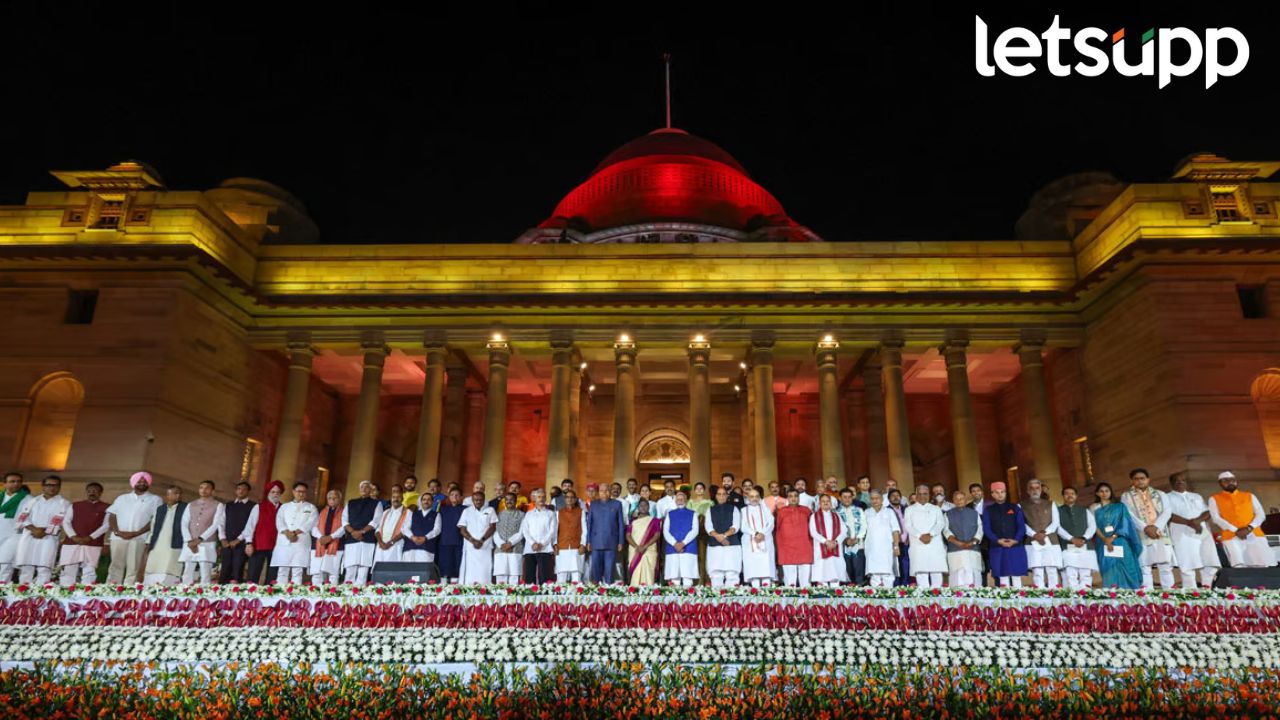 नरेंद्र मोदींचं तिसरं मंत्रिमंडळ; भाजपाचाच वरचष्मा, वाचा A टू Z मंत्री अन् त्यांची खाती नरेंद्र मोदींचं तिसरं मंत्रिमंडळ; भाजपाचाच वरचष्मा, वाचा A टू Z मंत्री अन् त्यांची खाती