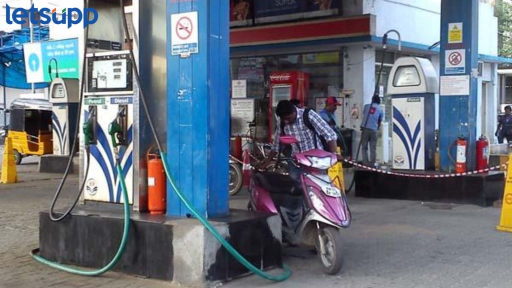 Maharashtra Budget 2024 : अजित पवारांकडून मोठी घोषणा, मुंबईसह 'या' शहरात पेट्रोल - डिझेलचे दर कमी होणार