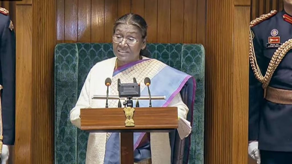पेपरलीक, तिसरी अर्थव्यवस्था, जम्मू काश्मीर अन् विरोधकांचा गदारोळ.. राष्ट्रपतींच्या भाषणात काय-काय?