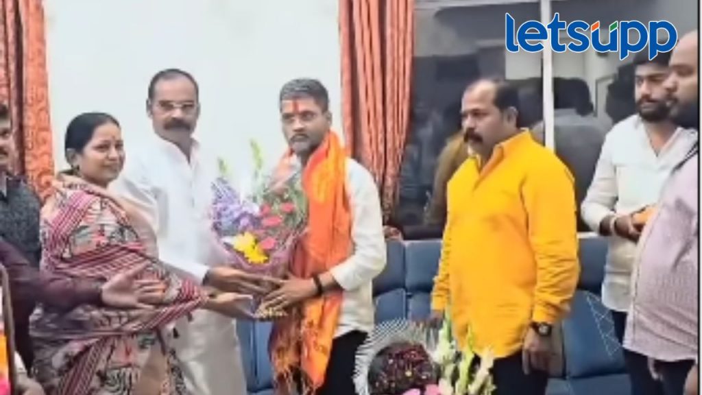 अहमदनगरचे खासदार कुख्यात गुंडाच्या घरी; गजा मारणेकडून सत्कार, लंके वादात भोवऱ्यात