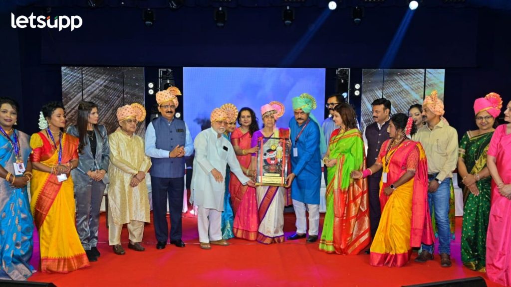 Usha Nadkarni: ज्येष्ठ अभिनेत्री उषा नाडकर्णी यांना जीवनगौरव पुरस्कार प्रदान; म्हणाल्या, 'दुःख घरात ठेवून...'