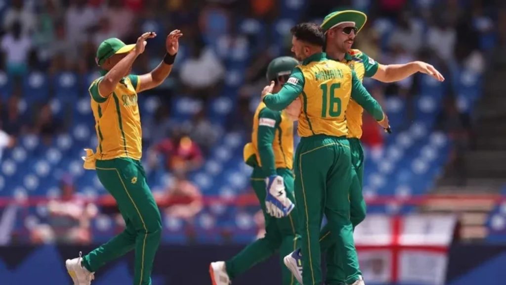 गोलंदाजी अन् फिल्डींगमध्येही अव्वल; थरारक सामन्यात आफ्रिकेकडून इंग्लंडचा पराभव