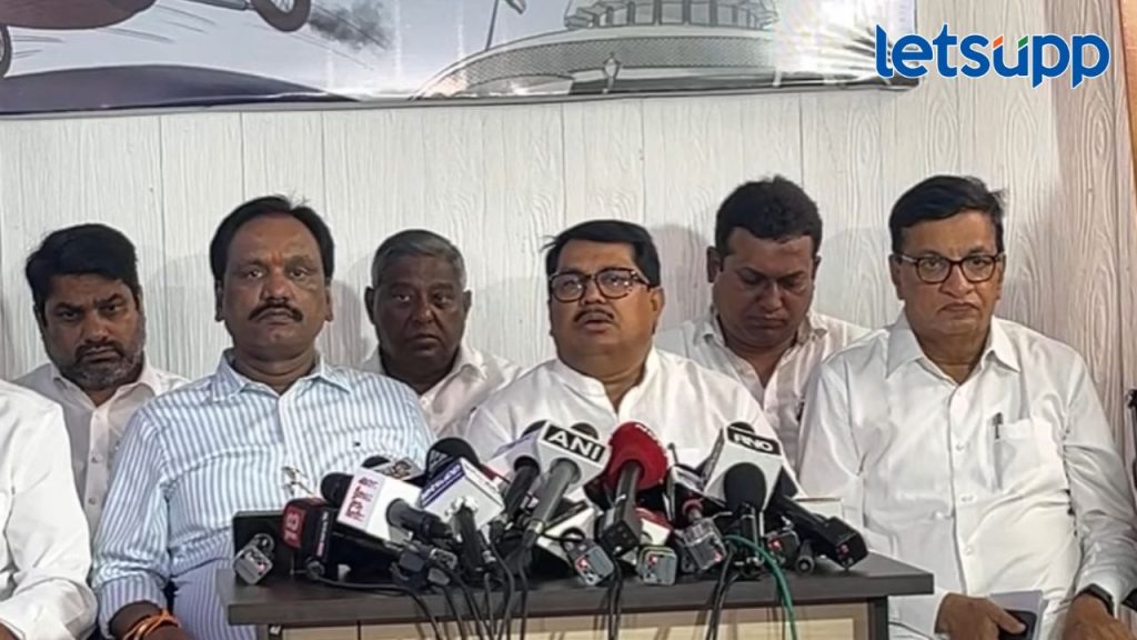 जनतेने नतद्रष्ट सरकारच्या छातीतली हवा काढली; वडेट्टीवारांचा राज्यासह केंद्र सरकारवर घणाघात