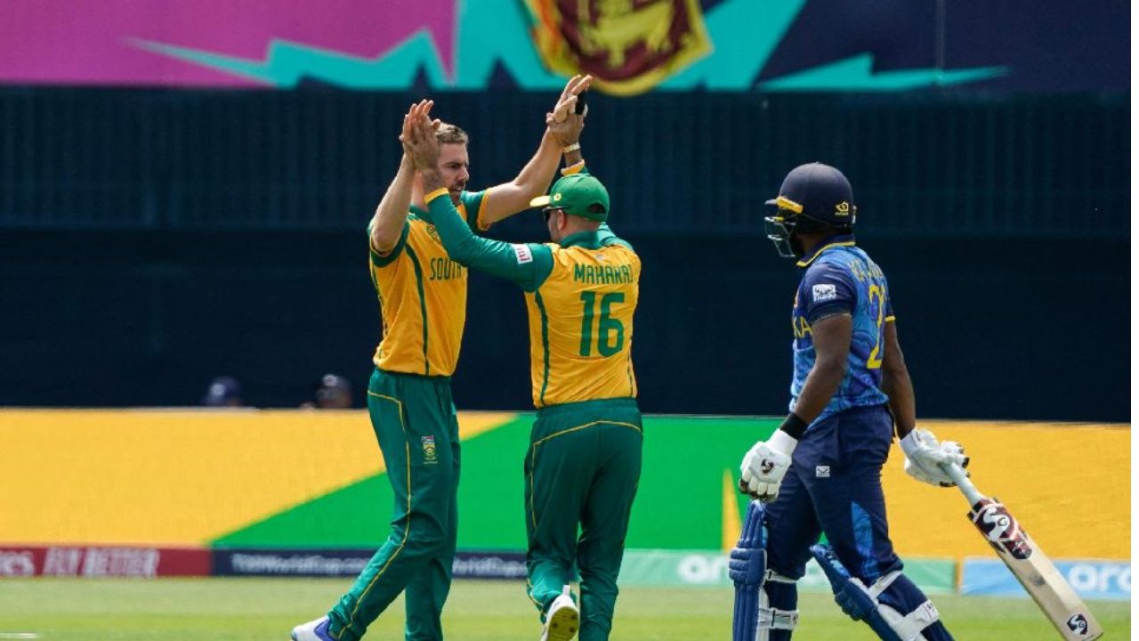 दक्षिण आफ्रिकेची विजयी सलामी; श्रीलंकेवर मिळवला एकतर्फी विजय