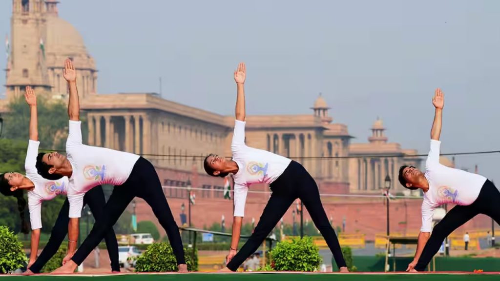 जागतिक योग दिन : योग दिनाचं महत्व काय? जगभरात 'या' थीमसह साजरा होतोय योग दिन