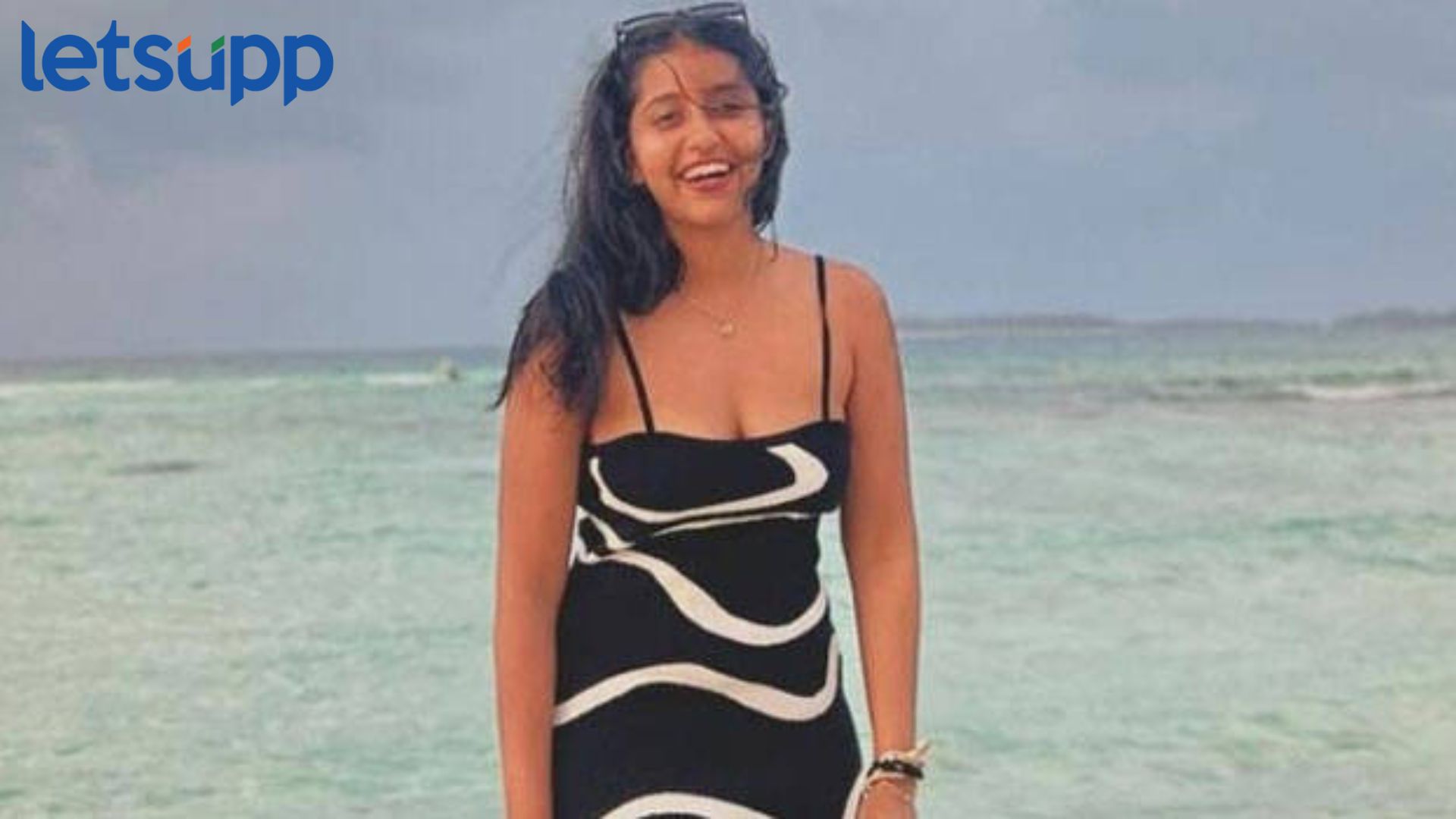 रील पडली महागात, 300 फूट खोल दरीत पडून अन्वी कामदारचा मृत्यू; जाणून घ्या सर्वकाही Anvi Kamdar : रील पडली महागात, 300 फूट खोल दरीत पडून अन्वी कामदारचा मृत्यू; जाणून घ्या सर्वकाही