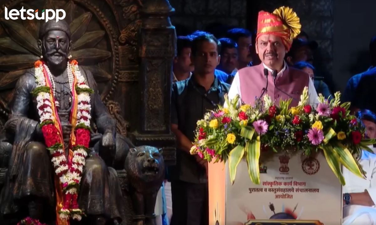 कुणाचा कोथळा काढणार नाही पण बुद्धीवरील… देवेंद्र फडणवीसांचा विरोधकांवर निशाणा Devendra Fadanvis कुणाचा कोथळा काढणार नाही पण बुद्धीवरील... देवेंद्र फडणवीसांचा विरोधकांवर निशाणा