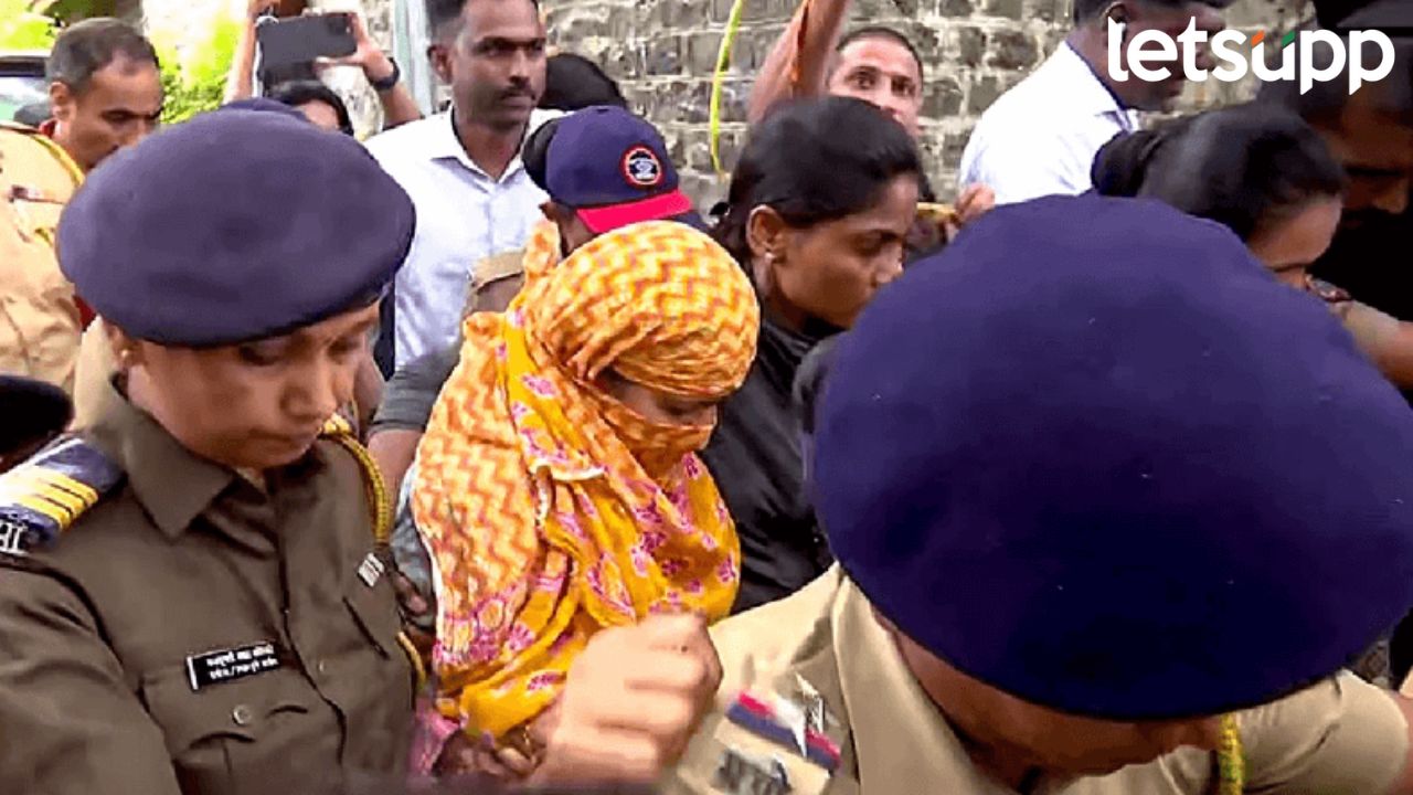 तुरुंगातही मनोरमा खेडकरचा तोरा कायम; चॉकलेट्स अन् बऱ्याच गोष्टींची पोलिसांकडं मागणी तुरुंगातही मनोरमा खेडकरचा मिजास कायम; चॉकलेट्स अन् बऱ्याच गोष्टींची पोलिसांकड केली मागणी