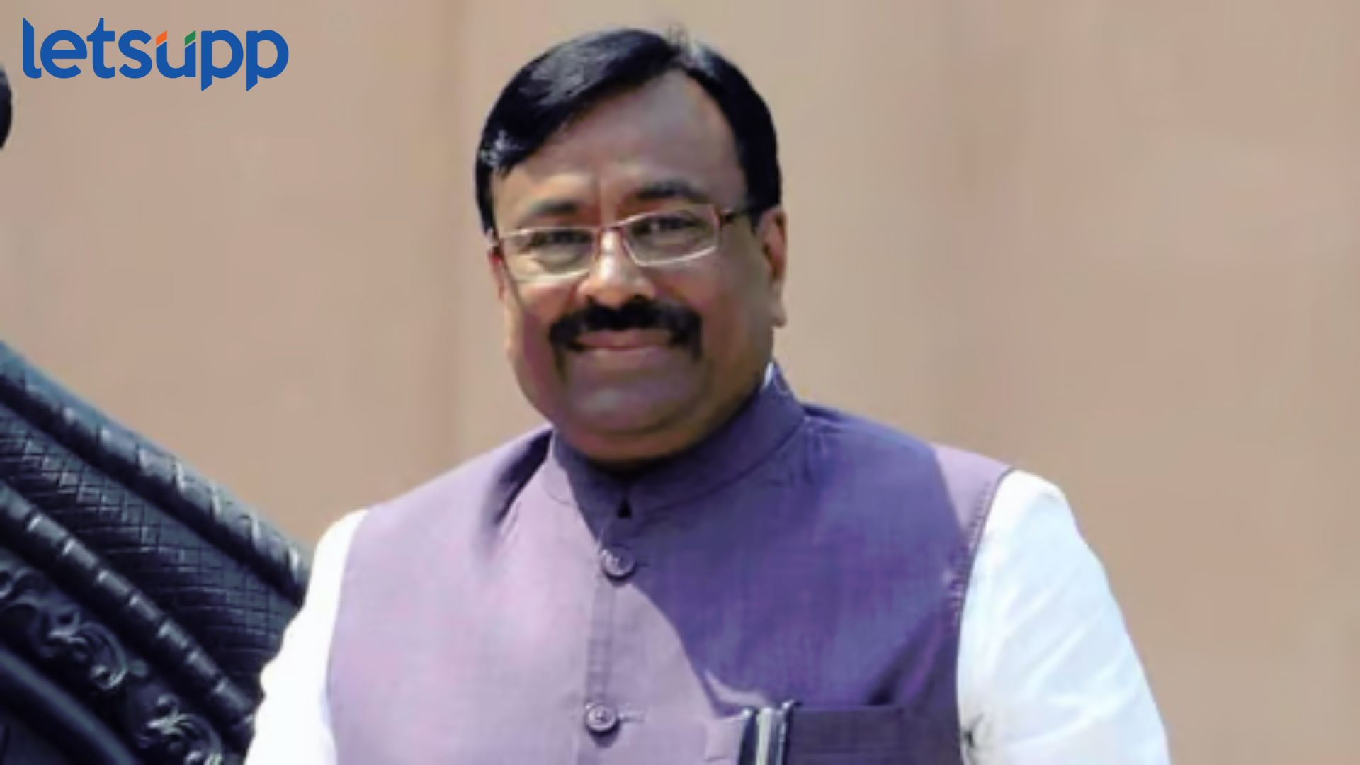 सुधीर मुनगंटीवार यांना दिलासा! ‘त्या’ प्रकरणात क्लीन चीट, वाचा सविस्तर Sudhir Mungantiwar: सुधीर मुनगंटीवार यांना दिलासा! 'त्या' प्रकरणात क्लीन चीट, वाचा सविस्तर